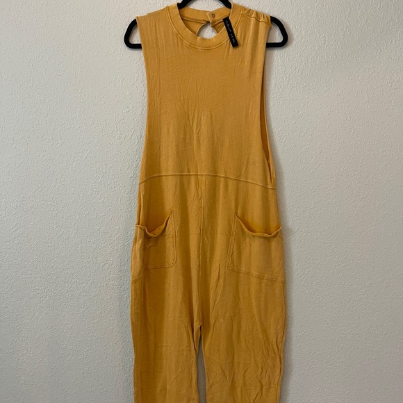 Urban Outfitters super cute and comfy romper / jumpsuit - Picture 2 of 6